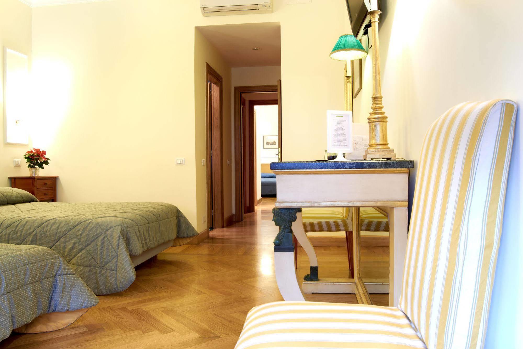 Domus Cavour Guest house Rome Extérieur photo